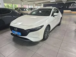 Snowflake white pearl Neu 2025 Mazda 3 Exclusive-Line Limousine | 30.990 € (Etwas zu teuer)