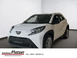 Weiss Gebraucht 2024 Toyota Aygo Business Edition Kleinwagen | 14.780 € (Fairer Preis)