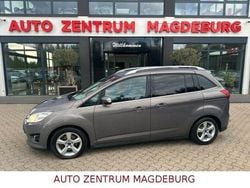 Braun Gebraucht 2015 Ford Grand C-Max Van / Kleinbus | 7.950 € (Fairer Preis)