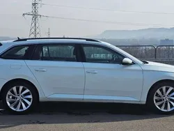 Weiß Gebraucht 2016 Skoda Superb Ambition Kombi | 13.590 € (Superpreis)