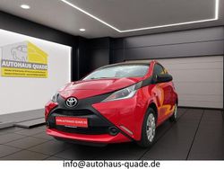 Rot Gebraucht 2017 Toyota Aygo Kleinwagen | 5.999 € (Etwas zu teuer)