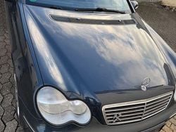 Blau Gebraucht 2001 Mercedes C180 Avantgarde Limousine | 1.400 € (Guter Preis)