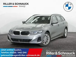 Grau Gebraucht 2024 BMW 318 Shadowline Kombi | 34.950 € (Fairer Preis)