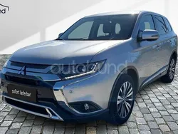 Grau Gebraucht 2019 Mitsubishi Outlander SUV | 15.970 €
