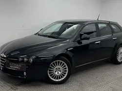 Schwarz (metallic) Gebraucht 2010 Alfa Romeo 159 Kombi | 3.900 € (Fairer Preis)