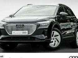 Mythosschwarz metallic Gebraucht 2024 Audi Q4 e-tron Ambiente SUV | 48.822 € (Teuer)
