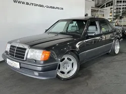 Blauschwarz Gebraucht 1993 Mercedes E500 Limousine | 45.850 €