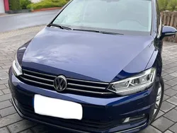 Blau Gebraucht 2016 VW Touran Highline Van / Kleinbus | 18.800 € (Fairer Preis)