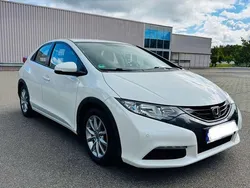 Weiß Gebraucht 2012 Honda Civic Comfort Limousine | 8.000 € (Teuer)