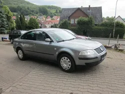 Grau Gebraucht 2002 VW Passat Comfortline Limousine | 2.480 € (Fairer Preis)