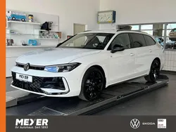 Pure white Neu 2025 VW Passat R-line Kombi | 47.890 € (Superpreis)