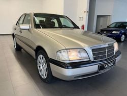 Silber Gebraucht 1995 Mercedes C250 Classic Limousine | 8.990 €