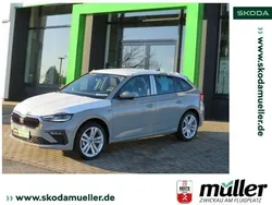 Grau (steelgrau) Neu 2025 Skoda Scala Drive Kleinwagen | 39.439 €