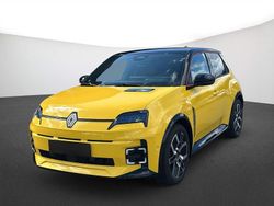Pop yellow, dach bla Gebraucht 2025 Renault R5 Iconic Kleinwagen | 31.290 € (Etwas zu teuer)