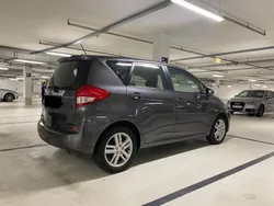Grau Gebraucht 2011 Toyota Verso-S Van / Kleinbus | 8.500 € (Fairer Preis)