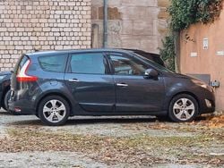 Schwarz Gebraucht 2010 Renault Scénic III Dynamique Van / Kleinbus | 3.750 € (Guter Preis)