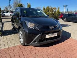 Schwarz Gebraucht 2023 Toyota Aygo Play Kleinwagen | 16.490 € (Fairer Preis)