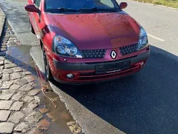 Rot Gebraucht 2002 Renault Clio II Initiale Limousine | 2.800 € (Fairer Preis)