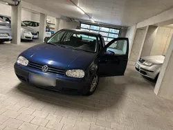 Blau Gebraucht 2002 VW Golf IV Kleinwagen | 1.800 € (Guter Preis)