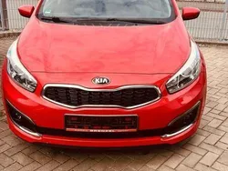 Rot Gebraucht 2016 Kia Ceed DREAM-TEAM Edition Limousine | 6.500 € (Guter Preis)