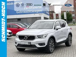 Weiß Gebraucht 2019 Volvo XC40 Momentum SUV | 23.990 € (Fairer Preis)