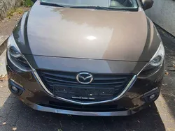 Braun Gebraucht 2017 Mazda 3 Nakama Limousine | 12.000 € (Etwas zu teuer)