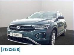 Blau Gebraucht 2024 VW T-Roc Life SUV | 22.749 € (Guter Preis)