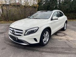 Weiß Gebraucht 2016 Mercedes GLA200 SUV | 12.200 € (Guter Preis)