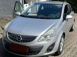 Silber Gebraucht 2010 Opel Corsa Limousine | 3.700 € (Fairer Preis)