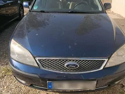 Blau Gebraucht 2005 Ford Mondeo Kombi | 1.000 €