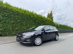 Schwarz Gebraucht 2015 Opel Astra Selection Kombi | 3.999 € (Etwas zu teuer)