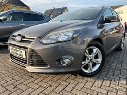 Grau Gebraucht 2012 Ford Focus Champions Edition Limousine | 5.599 € (Fairer Preis)