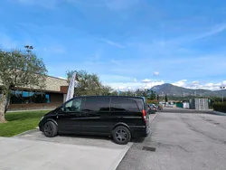 Schwarz Gebraucht 2010 Mercedes Viano Van / Kleinbus | 15.800 € (Etwas zu teuer)