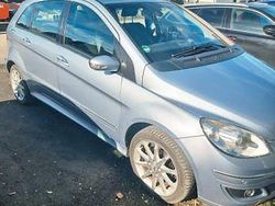 Blau Gebraucht 2005 Mercedes B170 Van / Kleinbus | 4.500 € (Fairer Preis)