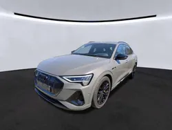 Chronosgrau metallic Gebraucht 2022 Audi e-tron Sportback Black Edition SUV | 46.940 € (Etwas zu teuer)