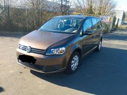 Braun Gebraucht 2014 VW Touran Van / Kleinbus | 7.200 € (Etwas zu teuer)