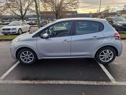 Silber Gebraucht 2015 Peugeot 208 Active Kleinwagen | 4.499 € (Guter Preis)