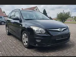 Schwarz Gebraucht 2011 Hyundai i30 Classic Kombi | 2.850 € (Fairer Preis)