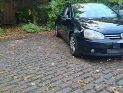 Schwarz Gebraucht 2006 VW Golf V Kleinwagen | 3.200 € (Fairer Preis)