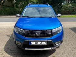 Blau Gebraucht 2018 Dacia Sandero Celebration Kleinwagen | 9.800 € (Fairer Preis)