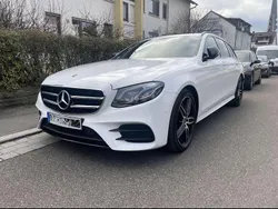 Weiß Gebraucht 2017 Mercedes E250 AMG line Kombi | 29.500 € (Teuer)