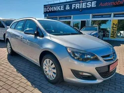 Grau Gebraucht 2016 Opel Astra Kombi | 8.499 € (Guter Preis)