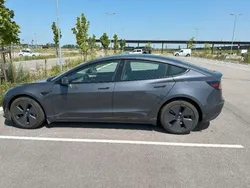 Grau Gebraucht 2021 Tesla Model 3 Limousine | 22.999 €