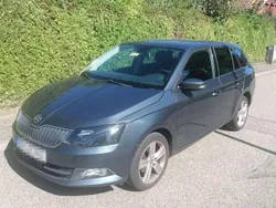 Grau Gebraucht 2016 Skoda Fabia Ambition Kombi | 5.550 € (Fairer Preis)