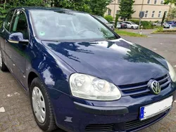 Blau Gebraucht 2004 VW Golf V Trendline Limousine | 3.500 € (Etwas zu teuer)
