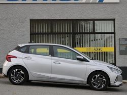 Silber Gebraucht 2021 Hyundai i20 Limousine | 13.900 € (Fairer Preis)