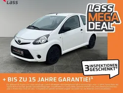 Cool white Gebraucht 2013 Toyota Matrix Kleinwagen | 4.980 €