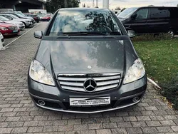 Grau Gebraucht 2009 Mercedes A200 Limousine | 8.900 € (Etwas zu teuer)
