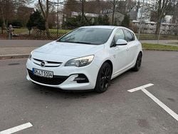 Weiß Gebraucht 2014 Opel Astra Limousine | 7.490 € (Teuer)