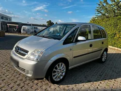 Silber Gebraucht 2004 Opel Meriva Van / Kleinbus | 1.500 € (Superpreis)